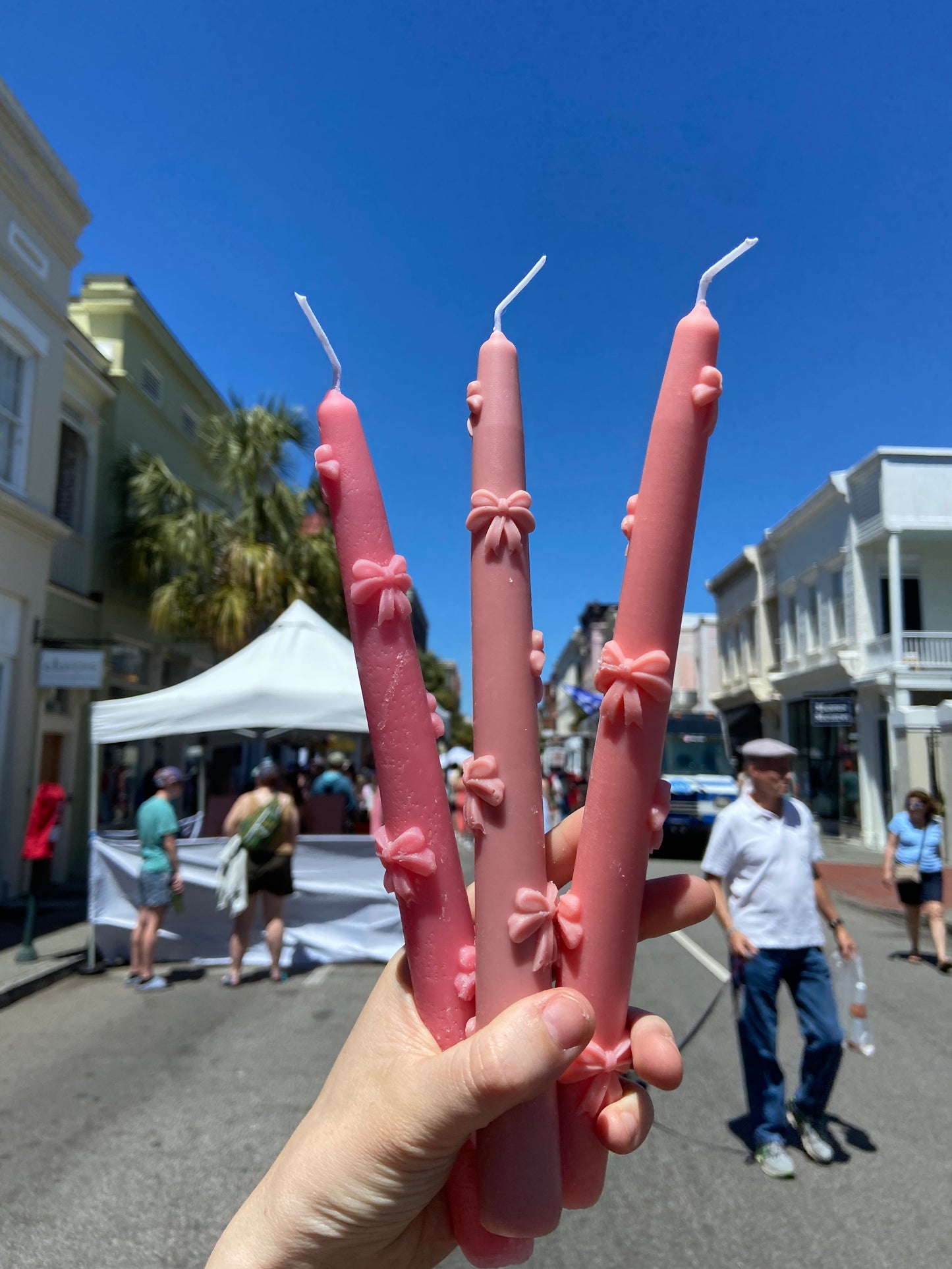 Bow taper candle
