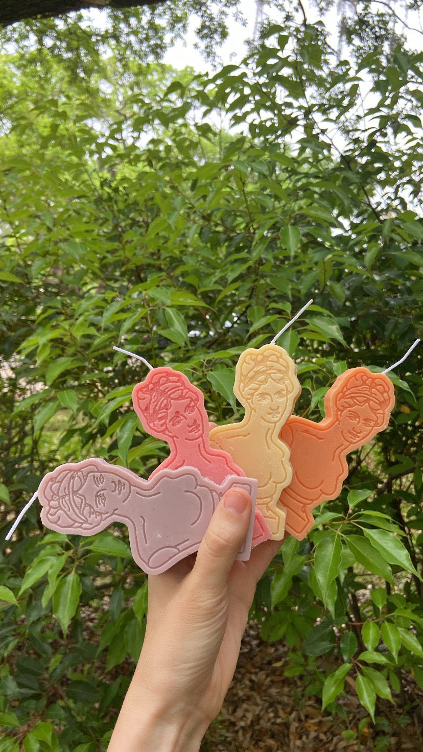 Etched Bust Candle - Kendall's Kandles